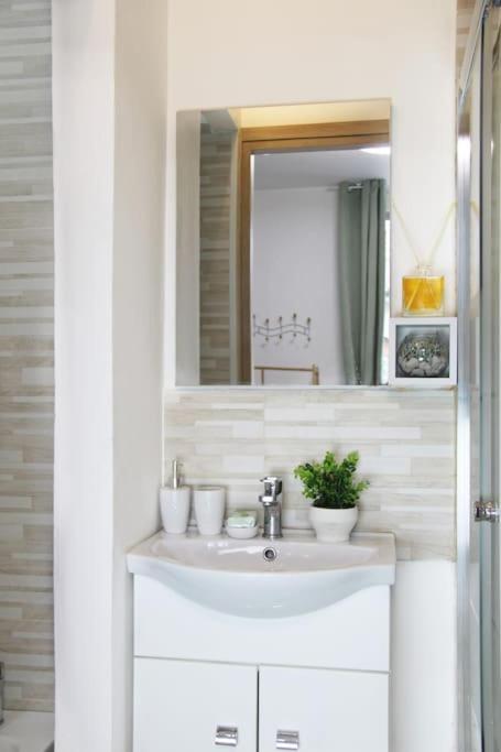 Casa Romeo Vinitaly - Free Parking - Wifi Appartement Verona Buitenkant foto